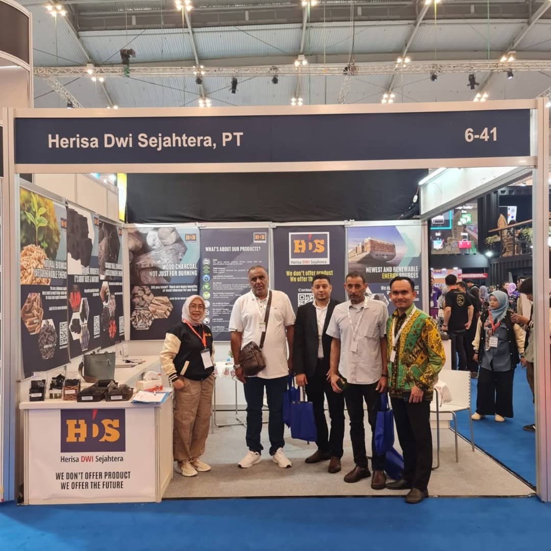 Visitor from Libya@ TEI2023.jpg